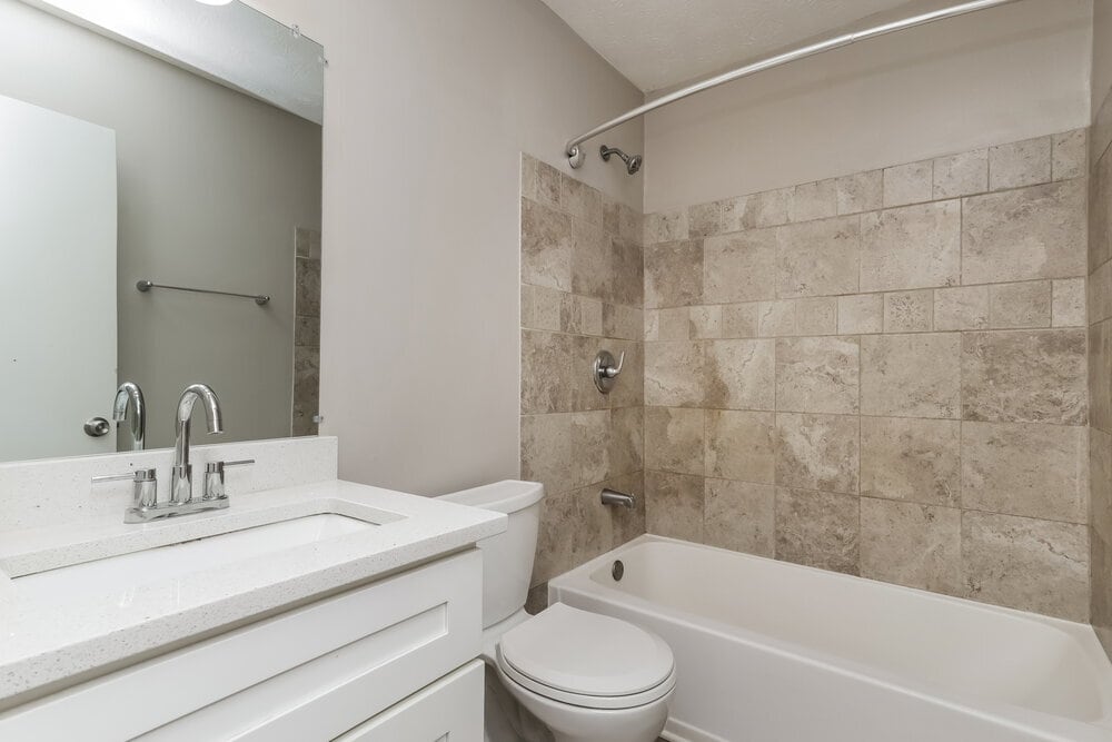 Building Photo - 661 Greenview Ave SE