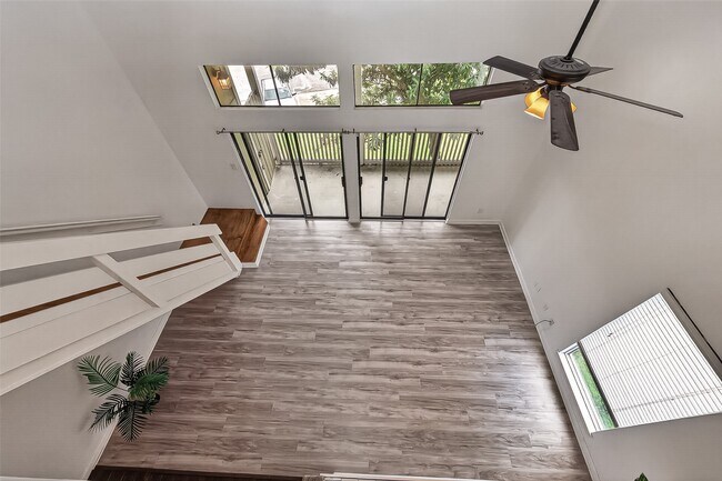 Building Photo - 180 April Point Dr S