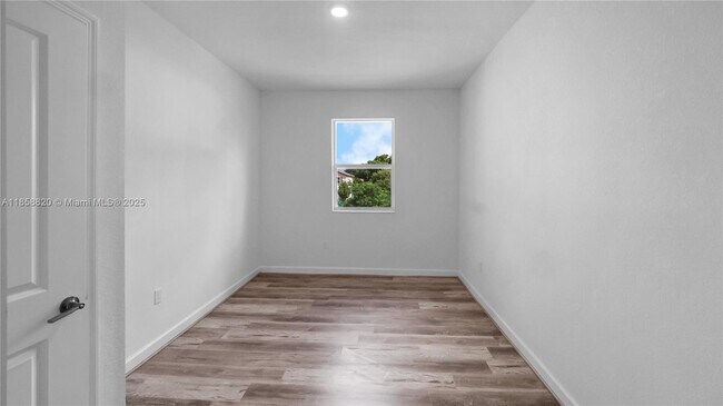 Building Photo - 5534 NW 27th Pl