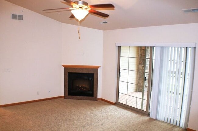 Building Photo - $1,325 | 2 Bedroom, 2 Bathroom Condo | Pet Friendly* | Available for August 1st, 2026 Move In!