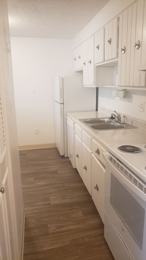 Interior Photo - Ambassador West