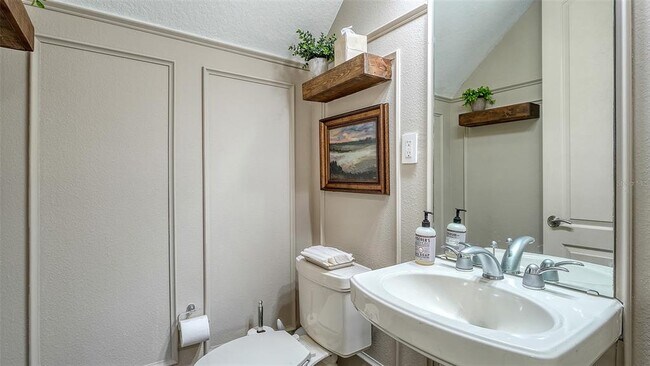 Building Photo - 235 Cocoanut Ave