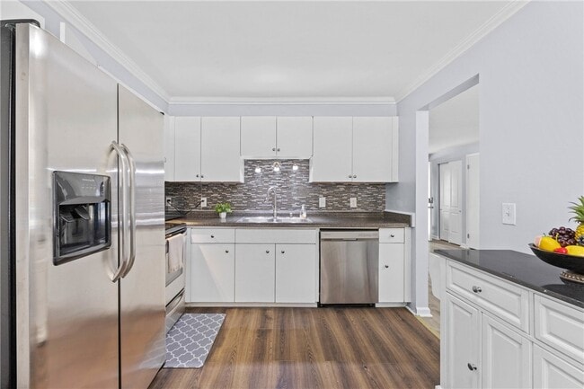 Building Photo - 189 Lawson Rd