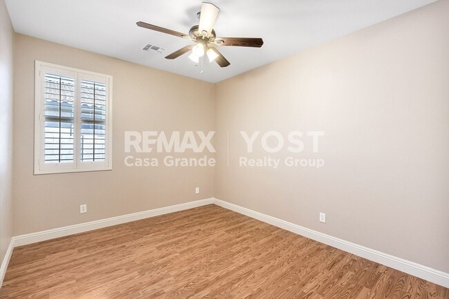 Building Photo - Desert Living Done Right: Solar, Pool & Jacuzzi Included