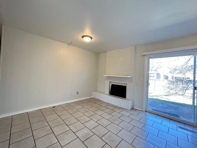 Building Photo - For Lease | Midtown Tulsa - Duplex | Avail...