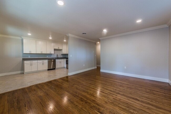Building Photo - 901 Bing Dr