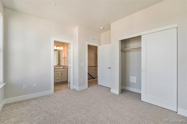 Building Photo - 2643 Nicholas Wy