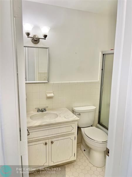 Building Photo - 2167 NE 56th Ct