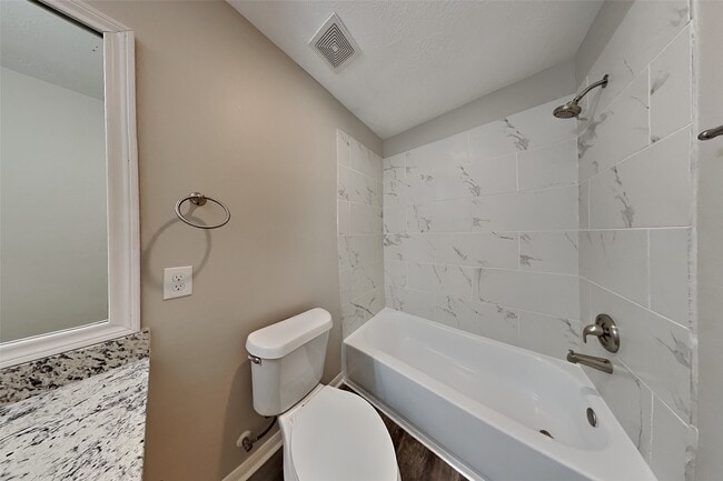 Building Photo - 20750 Pine Rain Ct