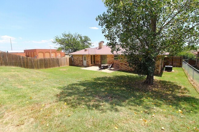 Building Photo - 1218 Christine Rd