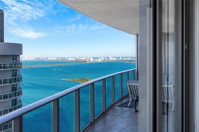 Building Photo - 488 NE 18th St