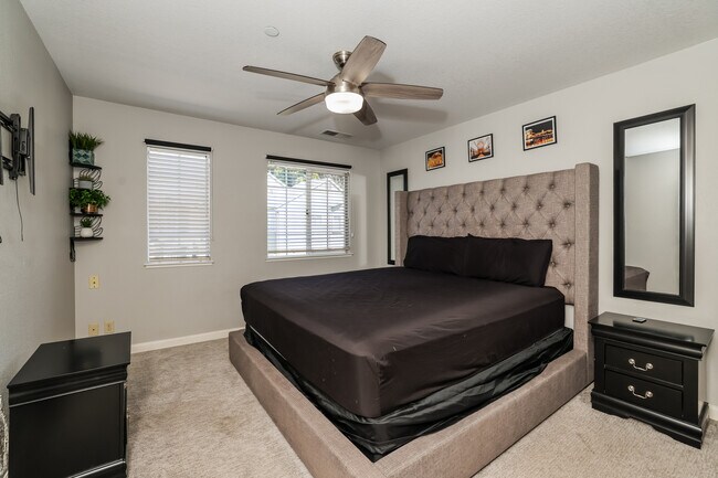 Building Photo - 43 Crystal Gate Ct