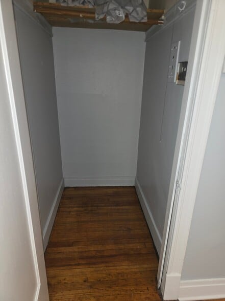 Building Photo - 5519 S Throop St