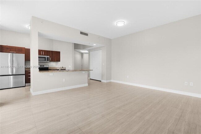 Building Photo - 20000 E Country Club Dr