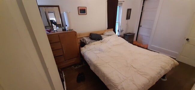 Building Photo - 121 Columbia St