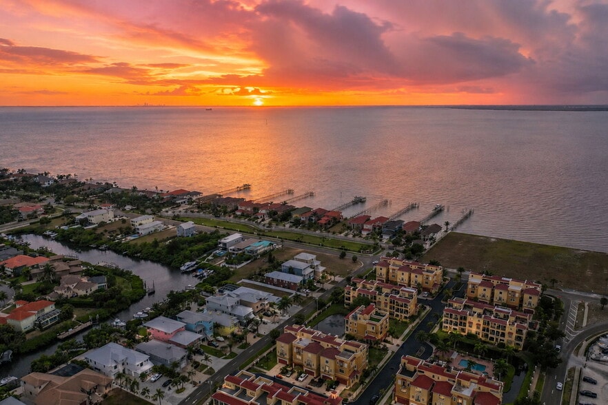 Building Photo - 1340 Apollo Beach Blvd S
