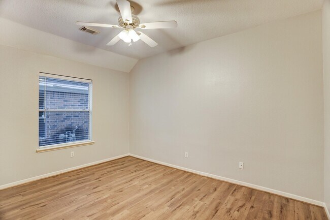 Building Photo - 9311 Cabin Creek Dr