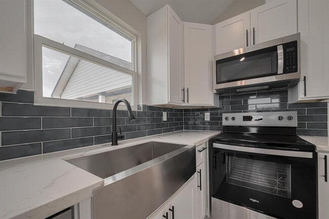 Building Photo - 837 22nd St
