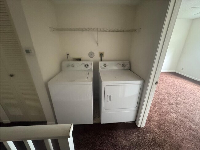 Building Photo - 2845 NE 15th St