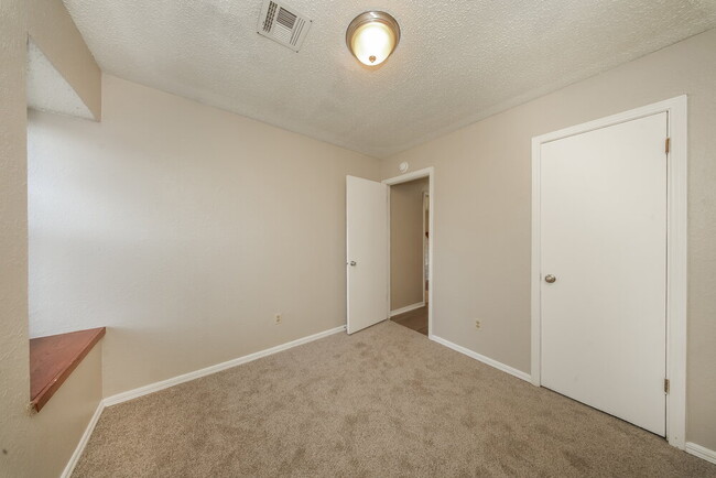 Building Photo - 1105 Northridge Rd