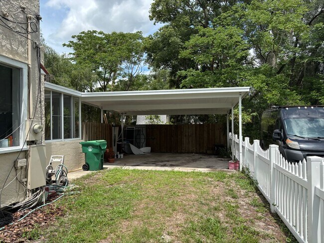 Building Photo - Charming Mediterranean Bungalow in the Heart of Historic DeLand