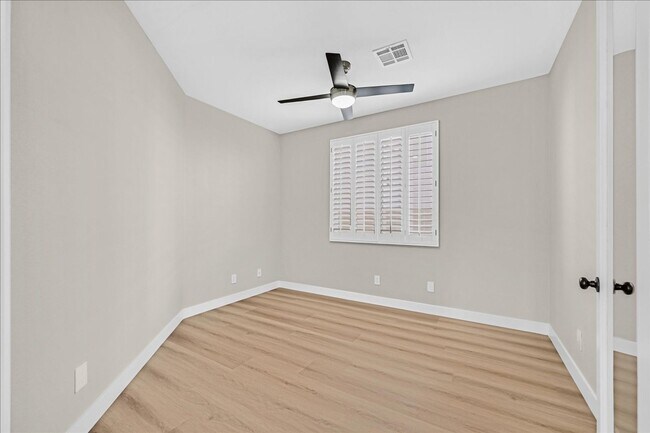 Building Photo - Summerlin House close to Red Rock Casino.