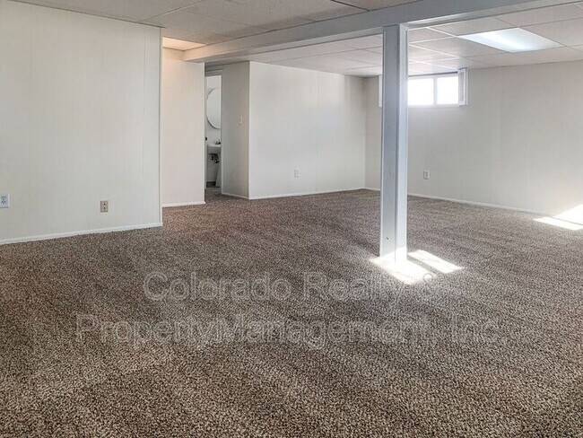 Building Photo - 1124 Lafarge Avenue