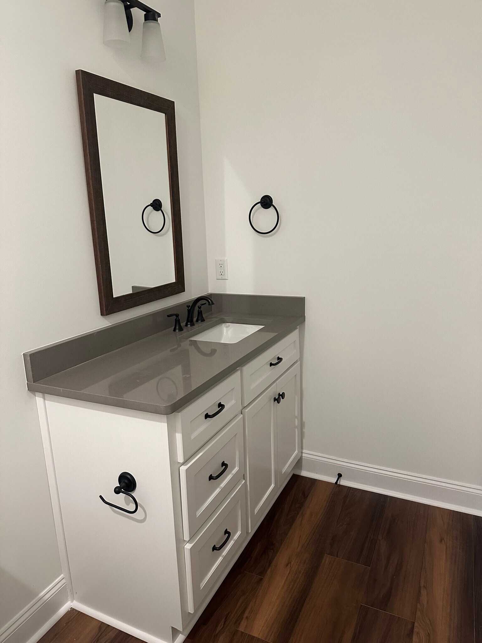 Bathroom - 1601 Auburn St