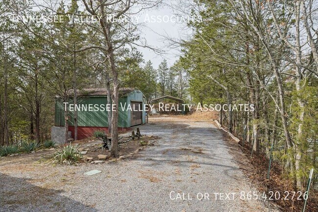 Building Photo - 2050 Chapel Rd