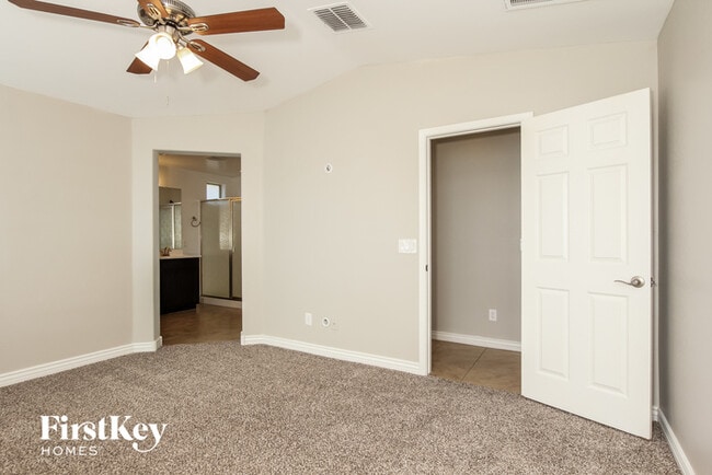 Building Photo - 18501 W Southgate Ave