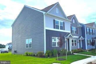 Building Photo - 10949 Farmerfield St