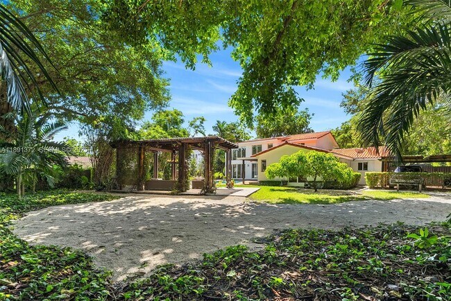 Building Photo - 575 Bay Point Rd