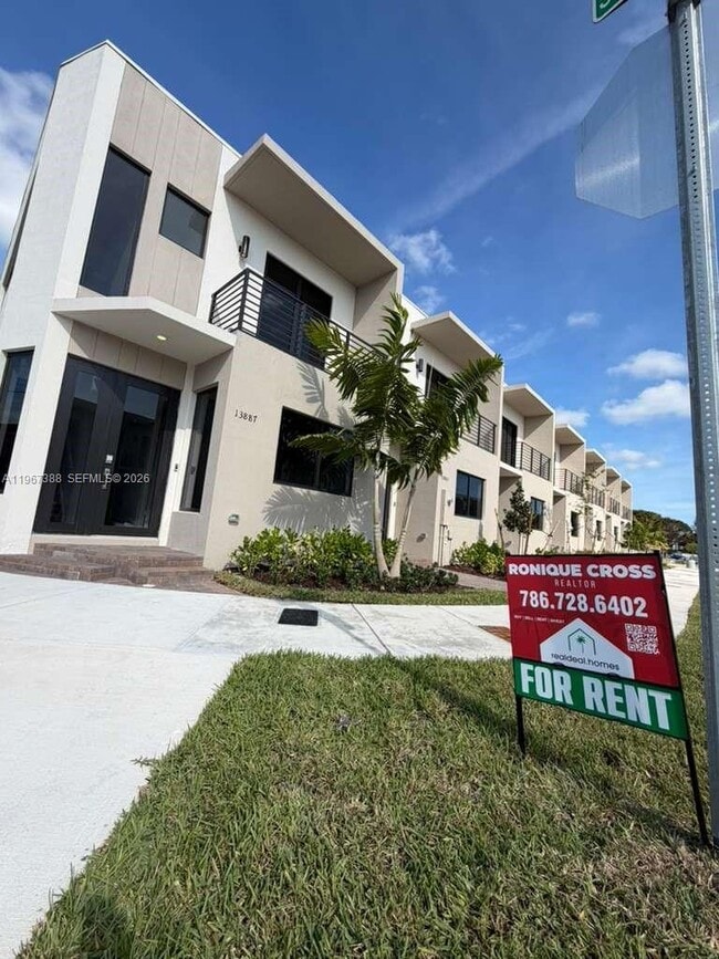 Building Photo - 13888 SW 261st Terrace