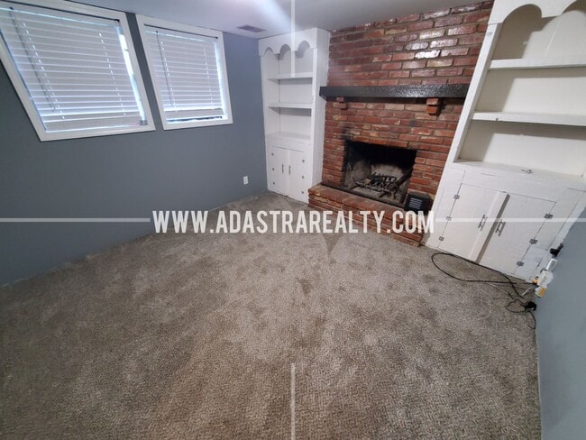 Building Photo - Beautiful Shawnee Home-AVAILABLE in JUNE!!