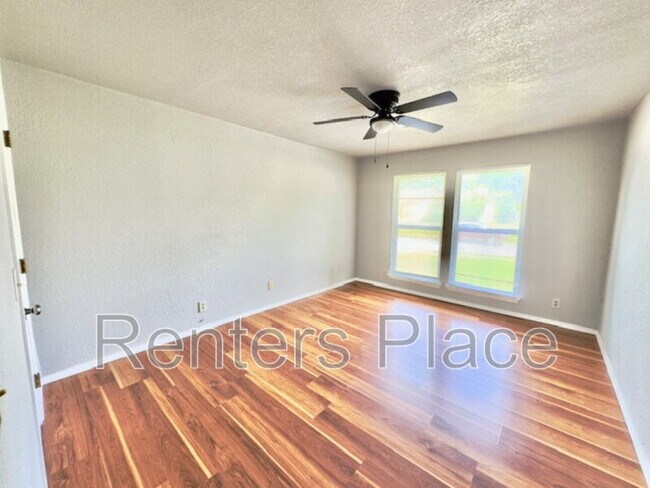 Building Photo - 1400 N Ironwood Pl