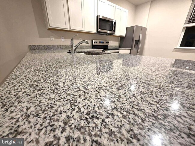 Building Photo - 822 Mersey Ln