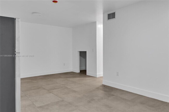Building Photo - 610 NW 11th St