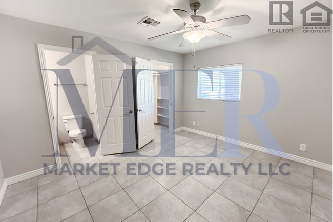 Building Photo - 5Bed/5Bath House at University Dr/Priest Dr! Move-In Ready on 05/07/2026! - 4 CAR CARPORT! NO HOA!