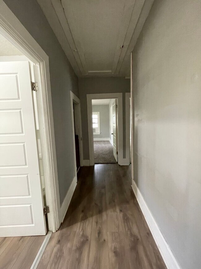 Building Photo - 502 Neosho St