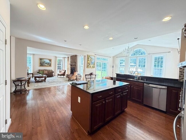 Building Photo - 9804 Anvil Ct