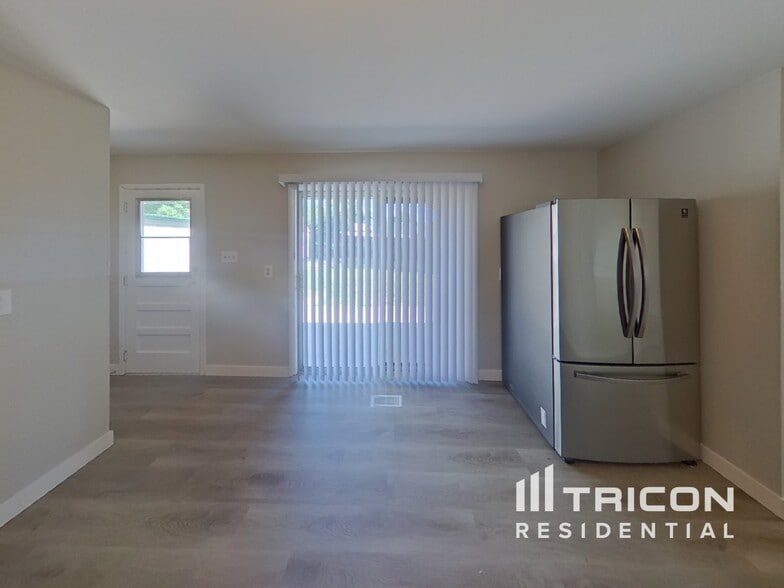 Building Photo - 3002 Hayman Terrace
