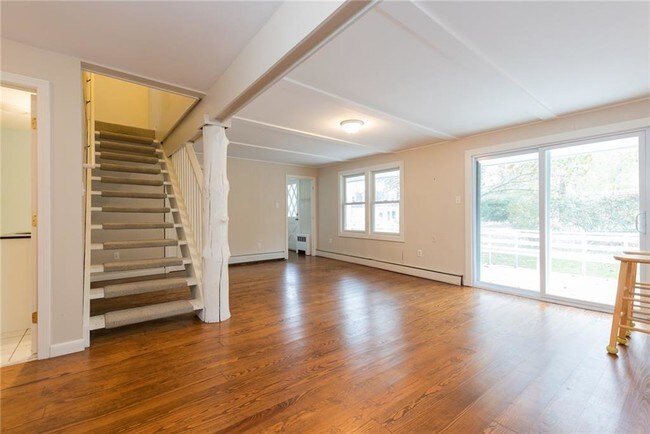 Building Photo - 7 Cowsill Ln