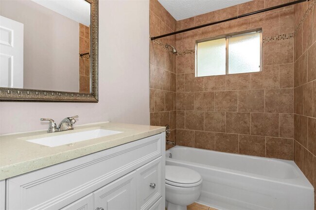 Building Photo - 73 Timberspire Ln