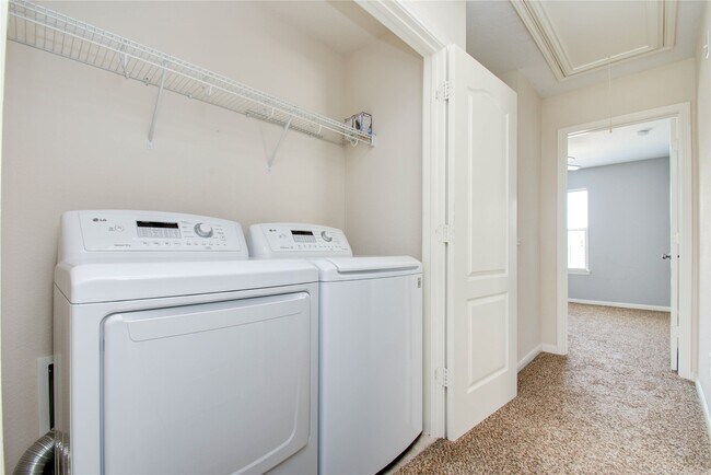 Building Photo - 16110 Limestone Lake Dr