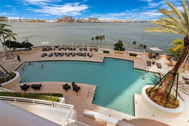 Building Photo - 848 Brickell Key Dr