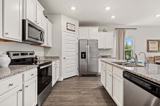 Building Photo - 248 Sea Grv Wy