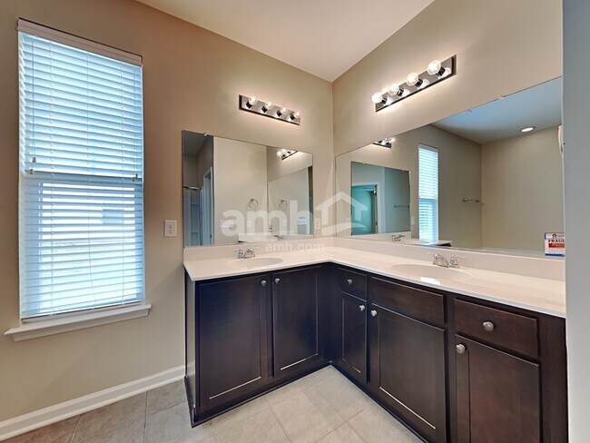 Building Photo - 149 Carolina Wren Ave