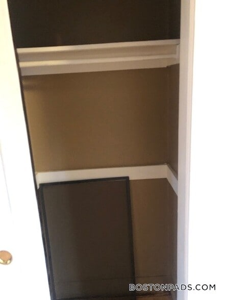 Building Photo - 39 Beacon St