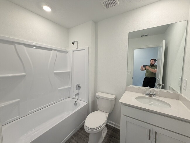 Building Photo - Brand New Townhome in Tara Serena – Gainesville