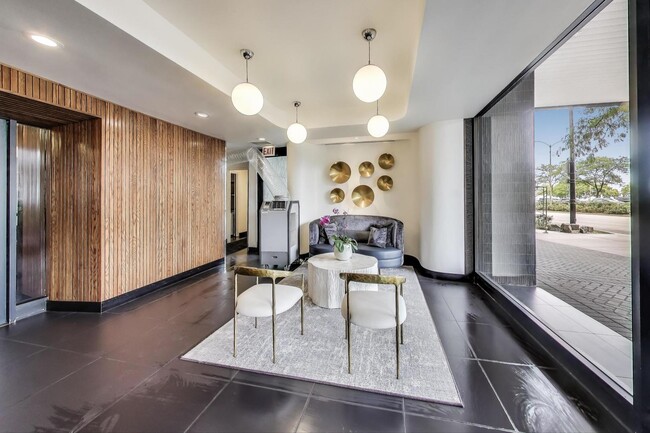 Building Photo - 1110 N Lake Shore Dr